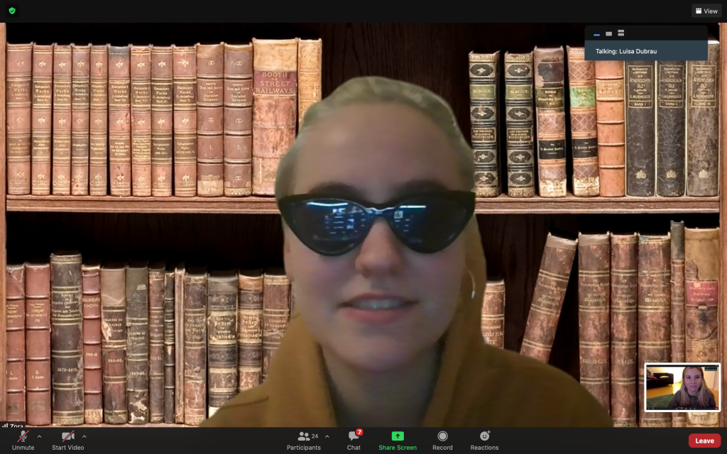 Screenshot aus dem Projekt ''Get Your own Picture'' von einem Mädchen mit einer Sonnenbrille